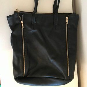 Forever 21 black leather tote bag gold zippers